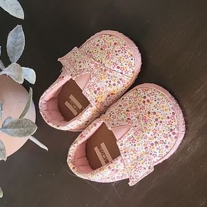 Toms- Baby size 1